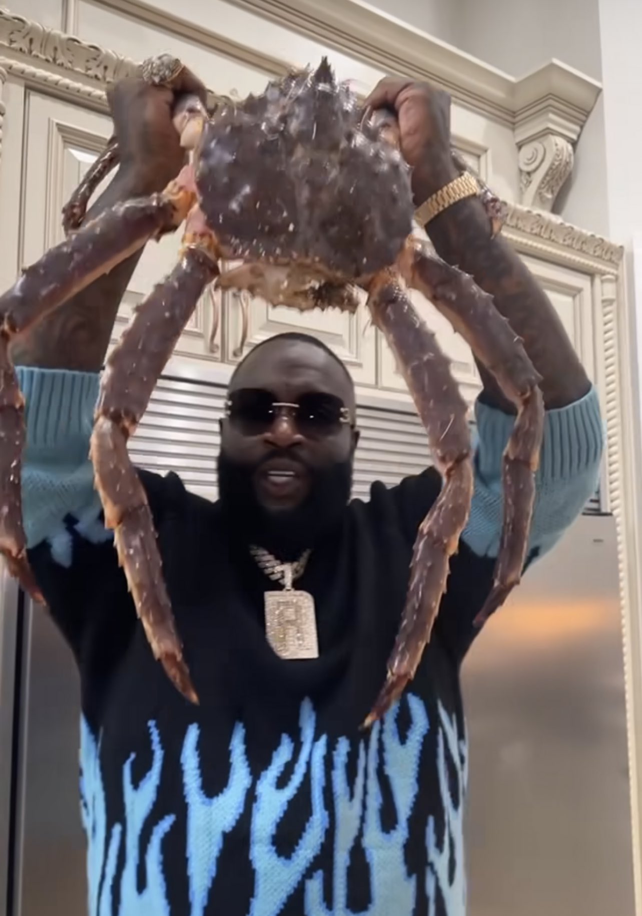 RapTV on X: "Rick Ross with a 10 pound crab‼️🤯 https://t.co/LkjpxGOhms" / X