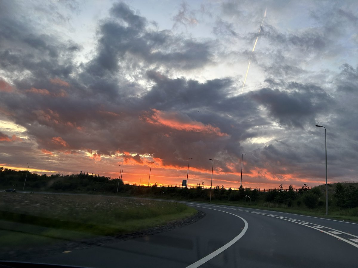 AlyMcKechnie's tweet image. Home, 5.5 hours drive powered by incredible energy from people I met &amp;amp; thoughts that were percolating - not looking at biscuits in same way, feeling blessed with a fire in my belly to make change happen. #lightdistribution #MakingADifference #relationshipsmatter @Rships_Project