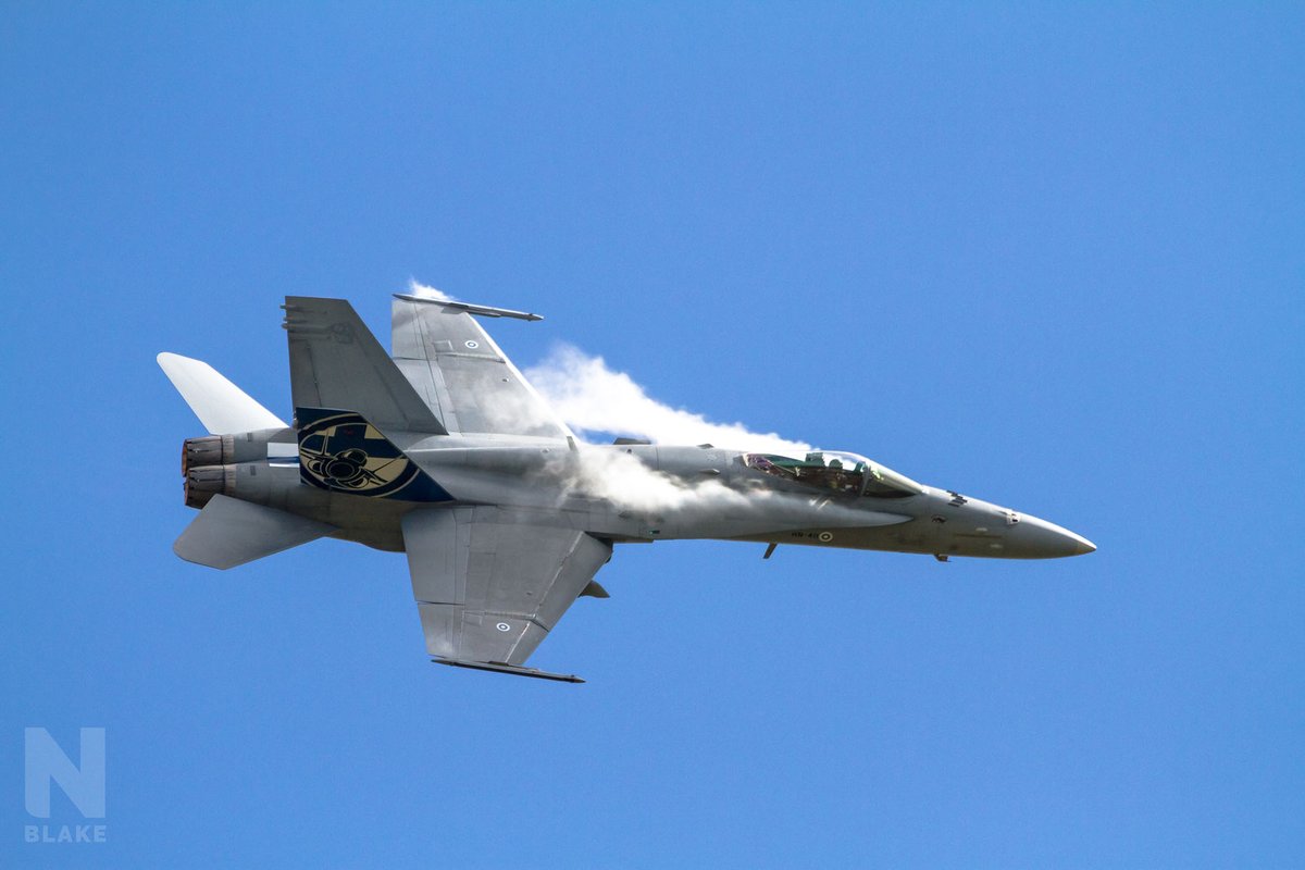 F/18 Hornet creating some amazing vapor #RIAT2023 #ilmavoimat #RIAT #Airshow #Hornetdisplay #Hornetsolo
@airtattoo @Laplsto