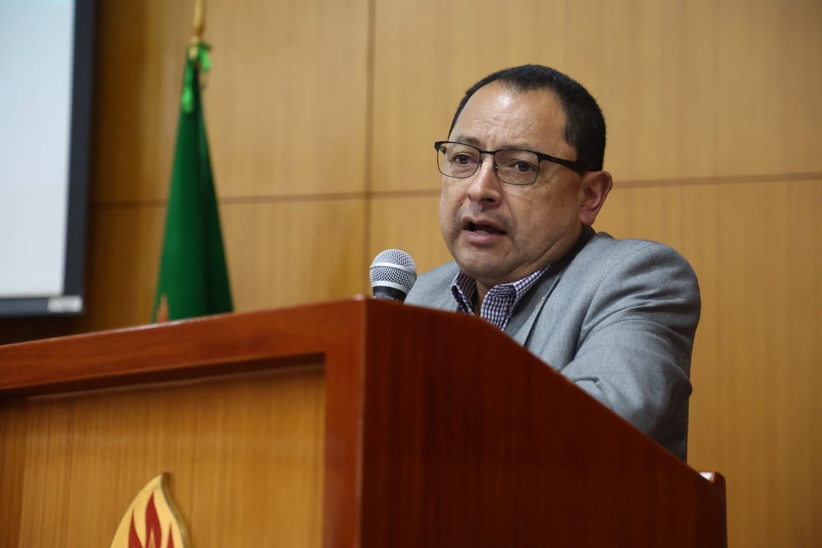 FedCut's tweet photo. Proyecto de ley  Fortalecimiento de la seguridad social de @EsSaludPeru Homologación de aportes 9% con la autoría del congresista @SegundoQuirozB     #fedcut #essalud #segurosocial #homologacionaportes #derechoslaborales https://t.co/Fh8qTik2lw