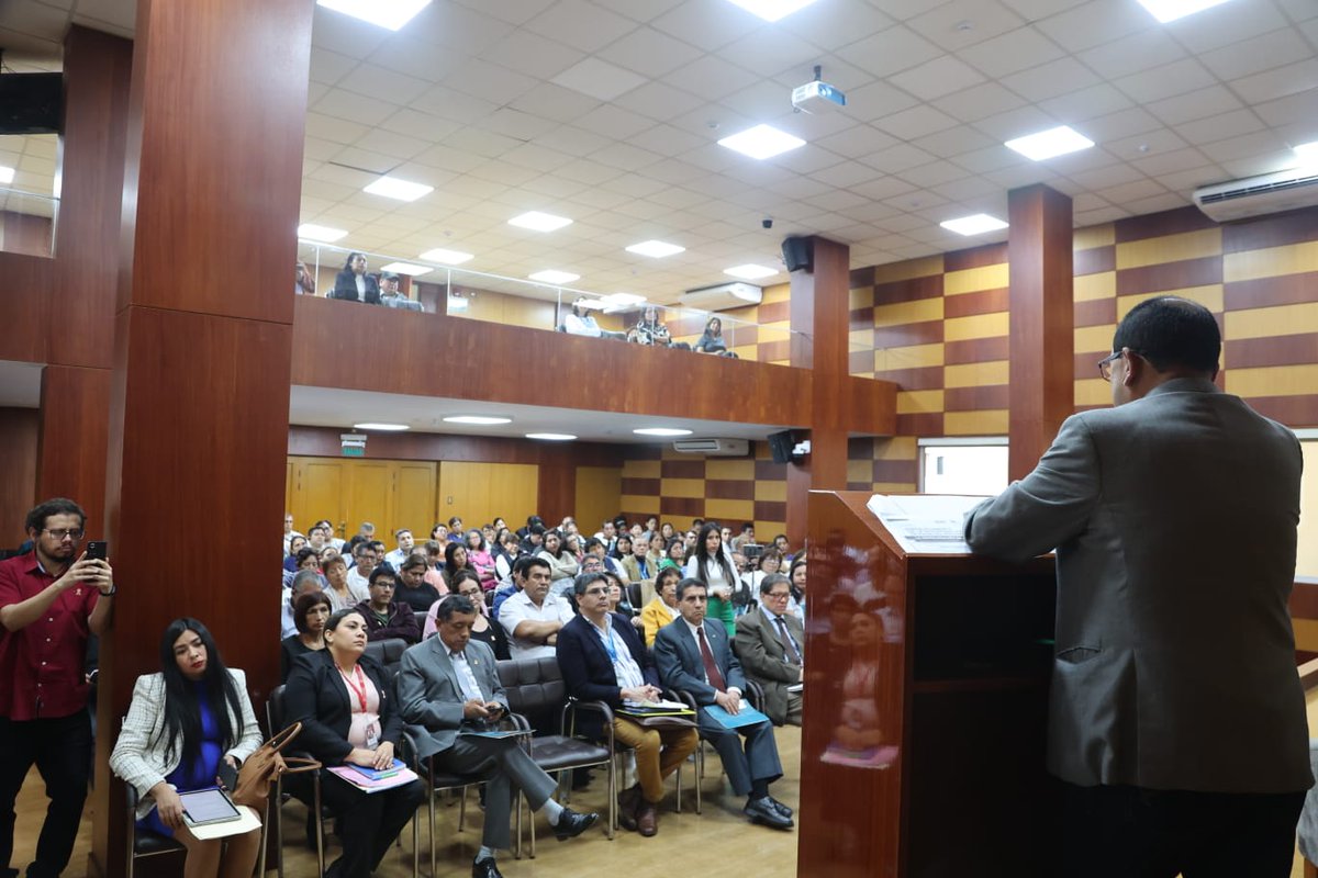 FedCut's tweet photo. Proyecto de ley  Fortalecimiento de la seguridad social de @EsSaludPeru Homologación de aportes 9% con la autoría del congresista @SegundoQuirozB     #fedcut #essalud #segurosocial #homologacionaportes #derechoslaborales https://t.co/Fh8qTik2lw