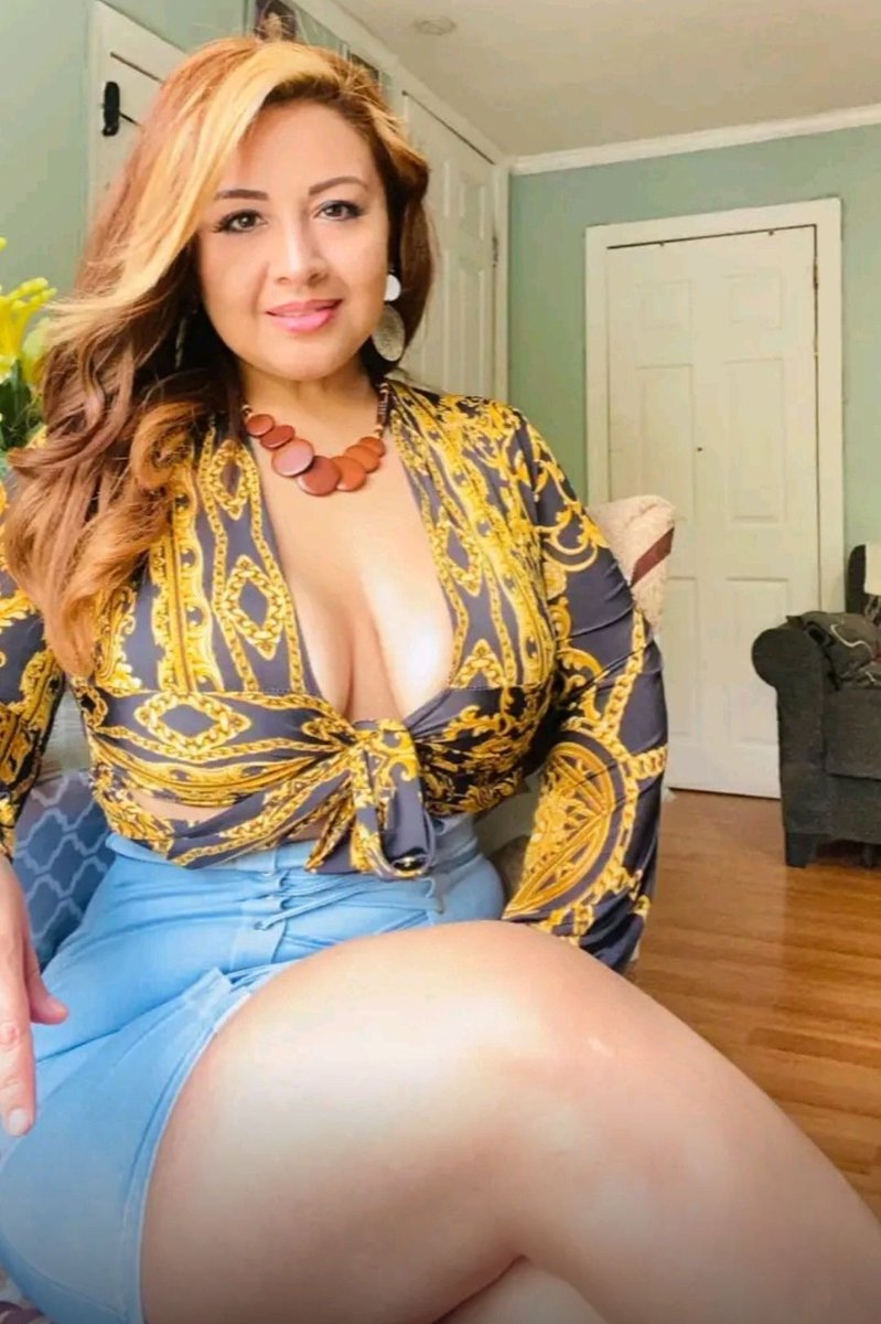 42 años me animé a ponerme minifalda ❤️
RT si tengo bonitas piernas