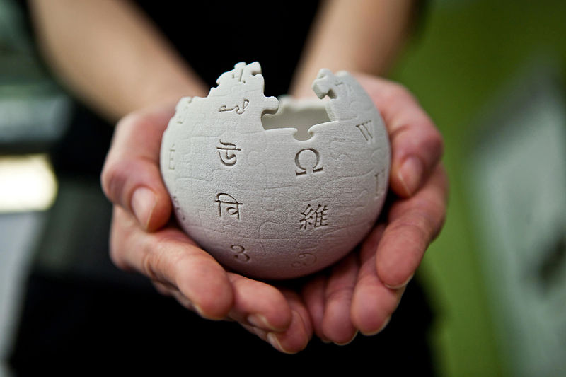 NickMoyes's tweet photo. Now, that's a job I'd fancy if I wasn't: 
a) already retired; 
b) already busy enough on @Wikipedia 

#WikimedianInResidence at @nationaltrust  

https://t.co/zpKTqq0Be3 https://t.co/BYhfPXi5qO