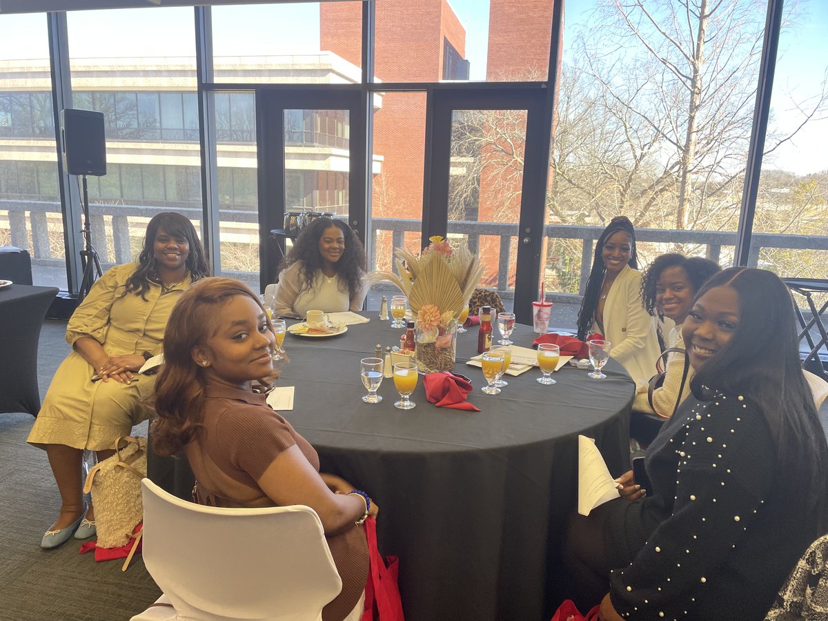 EmpowerHER_cwp's tweet photo. Hey ladies, let's do brunch❣️
Join us Saturday, August 12th at the International Institute St. Louis from 11am to 4pm for an afternoon of good food, discussion, guest speakers, and more! RSVP today to save your spot: https://t.co/ABWogD1vRe
#stlevents #EmpowerHER https://t.co/5tbLOGc3t1