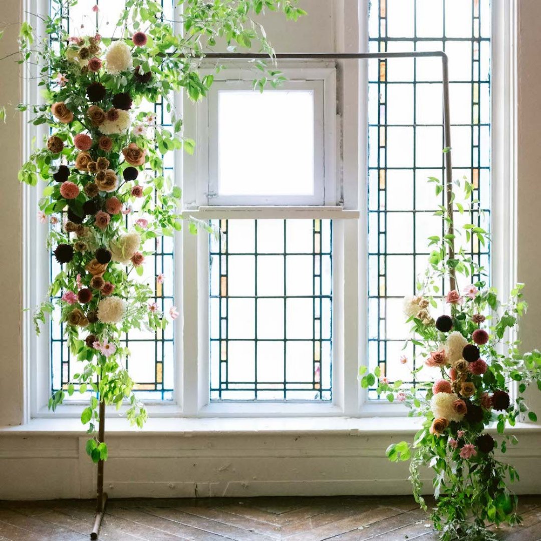 Berkeley Events (@berkeleyeventto) on Twitter photo A Secret Garden 🌱
This stunning floral installation by @the_wildpansy brought the Berkeley Church to life with climbing, twining vines and wildflowers.
It held the focus as a backdrop for the entire soiree.
See it go from reception to ceremony.
📸 <a href="/jeremiedupont/">Jeremie Dupont</a> A Secret Garden 🌱
This stunning floral installation by @the_wildpansy brought the Berkeley Church to life with climbing, twining vines and wildflowers.
It held the focus as a backdrop for the entire soiree.
See it go from reception to ceremony.
📸 <a href="/jeremiedupont/">Jeremie Dupont</a>