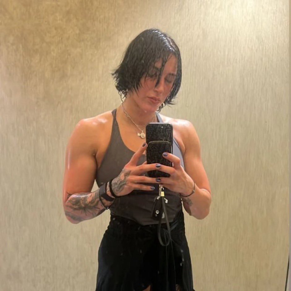 SHHHH IT’S CHELSEA. tweet media