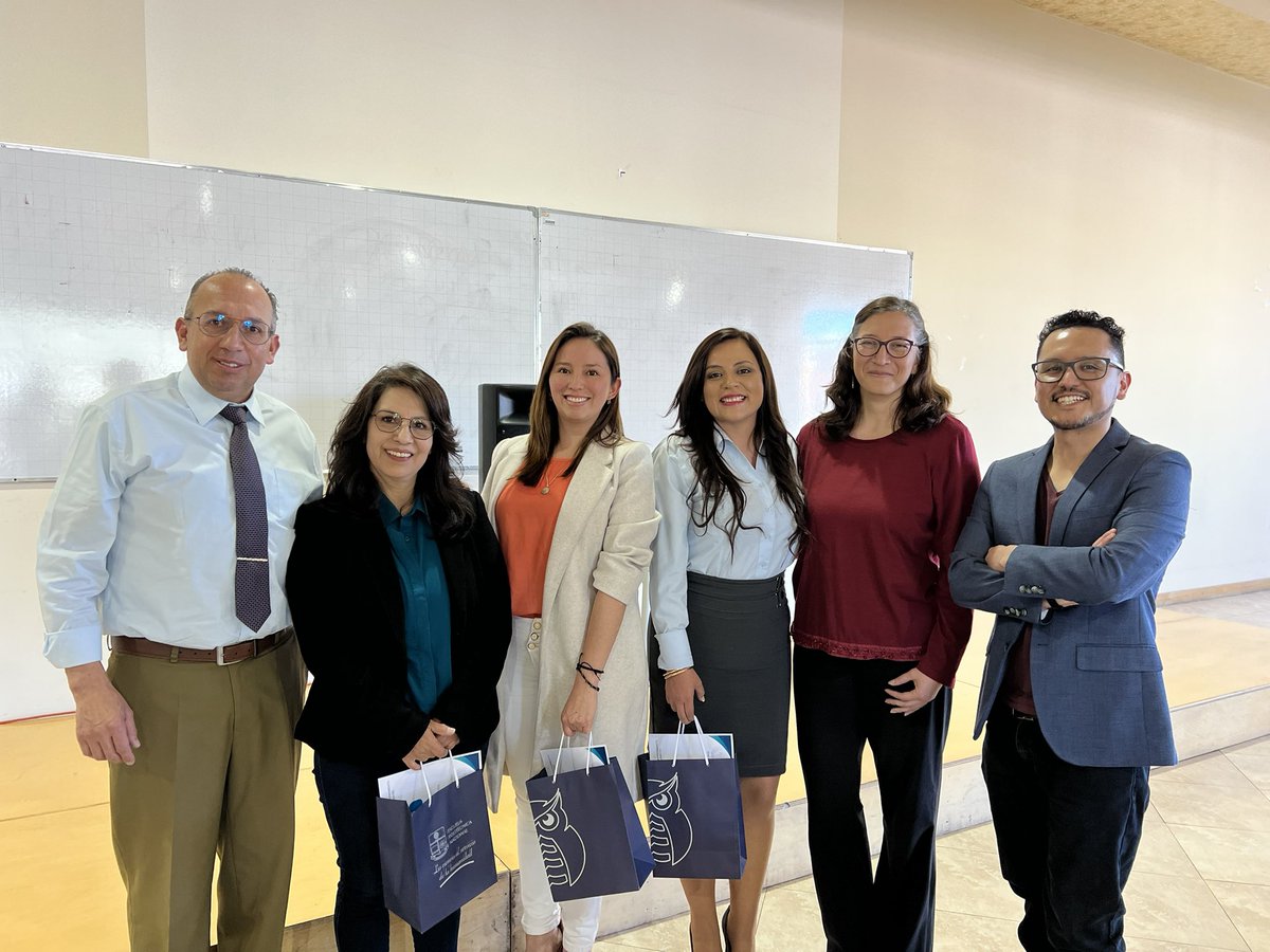 EPNEcuador's tweet photo. 📢Con el fin de fomentar el desarrollo de habilidades en los alumnos para despertar y fortalecer su intención de emprender, los estudiantes de la #ESFOT recibieron una charla sobre emprendimiento.
▶️Más información: https://t.co/TNl8QSPtUR https://t.co/ueldJmwzKr