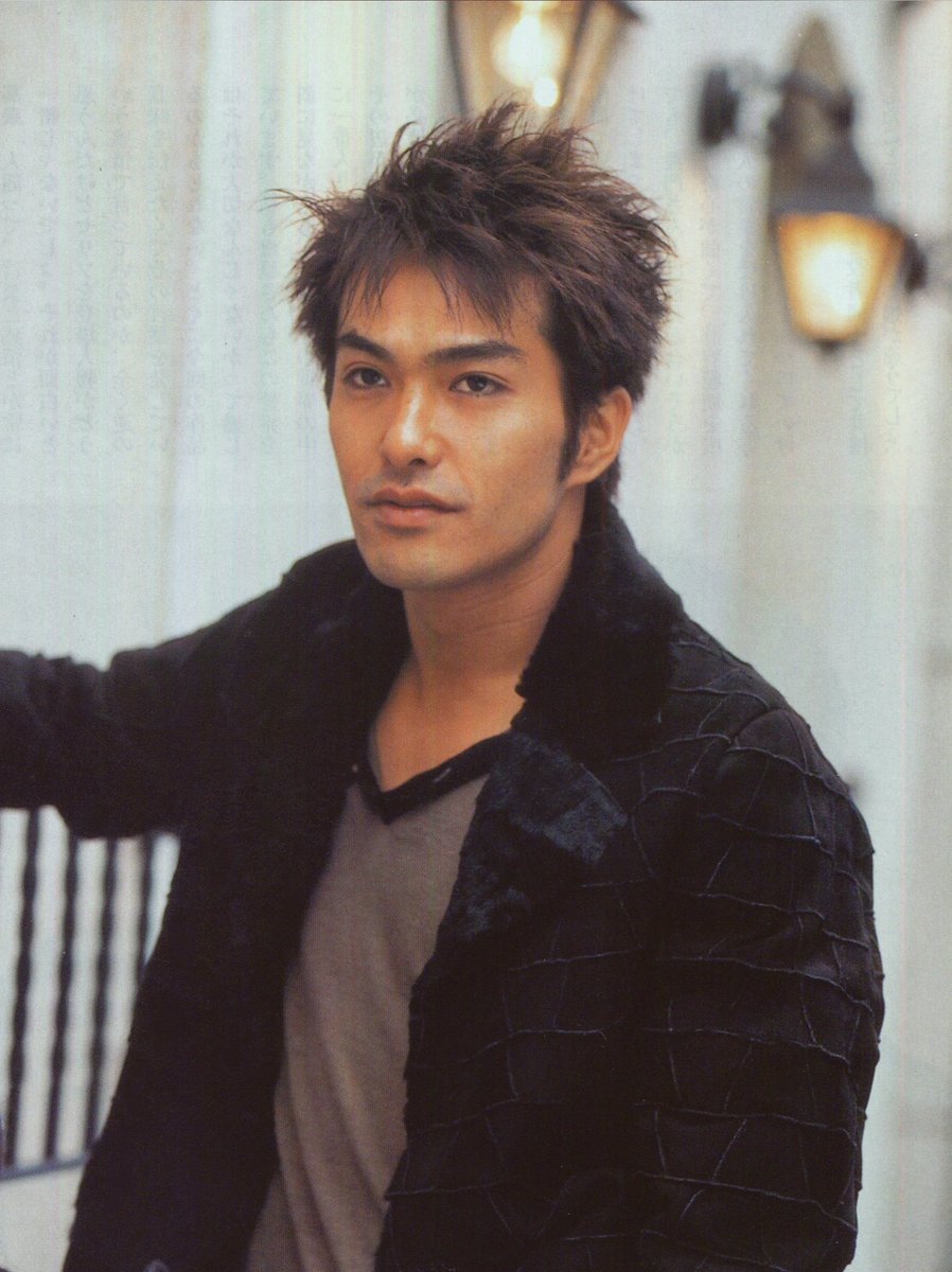 kazuki_fans_usa's tweet photo. 北村一輝 / Kazuki Kitamura 2004 / *Pictures cropped from a Magazine article we bought, edited, and scanned for our Fan Page.**
#北村一輝 #kazukikitamura
#kitamurakazuki
#北村一輝さん #japanesemagazine https://t.co/1V8MzxKaWB