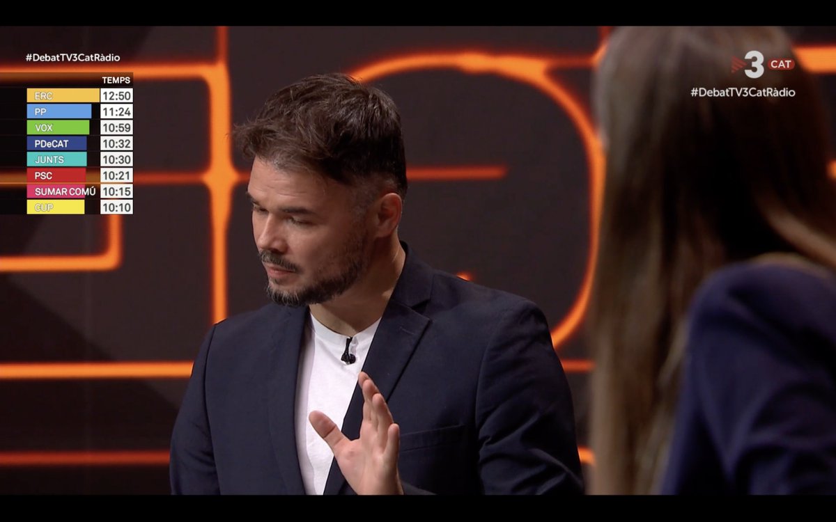 carmerocasegui's tweet photo. Rufián: "Míriam [Nogueras], mentre que dius que la mesa de diàleg no serveix per a res, Forcadell i Forn miren el debat des de casa seva. Et demano respecte per la gent que està a casa seva gràcies a la negociació i a la política. Jo no soc el teu adversari" #DebatTV3CatRadio https://t.co/EPACGEEWQF
