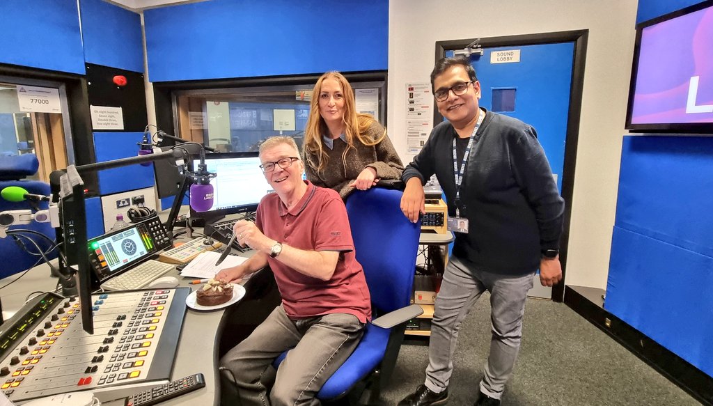 TalatFAwan's tweet photo. Celebrating the Birthday of the legend that is @Gillylancs on the #LateProgramme along with  @DrMichalaHulme #BrettDavison &amp; @GrettonSPJourno Join us tonight on @BBCLancashire
@BBC_Cumbria &amp; @bbcmerseyside https://t.co/jdsCrNHElp