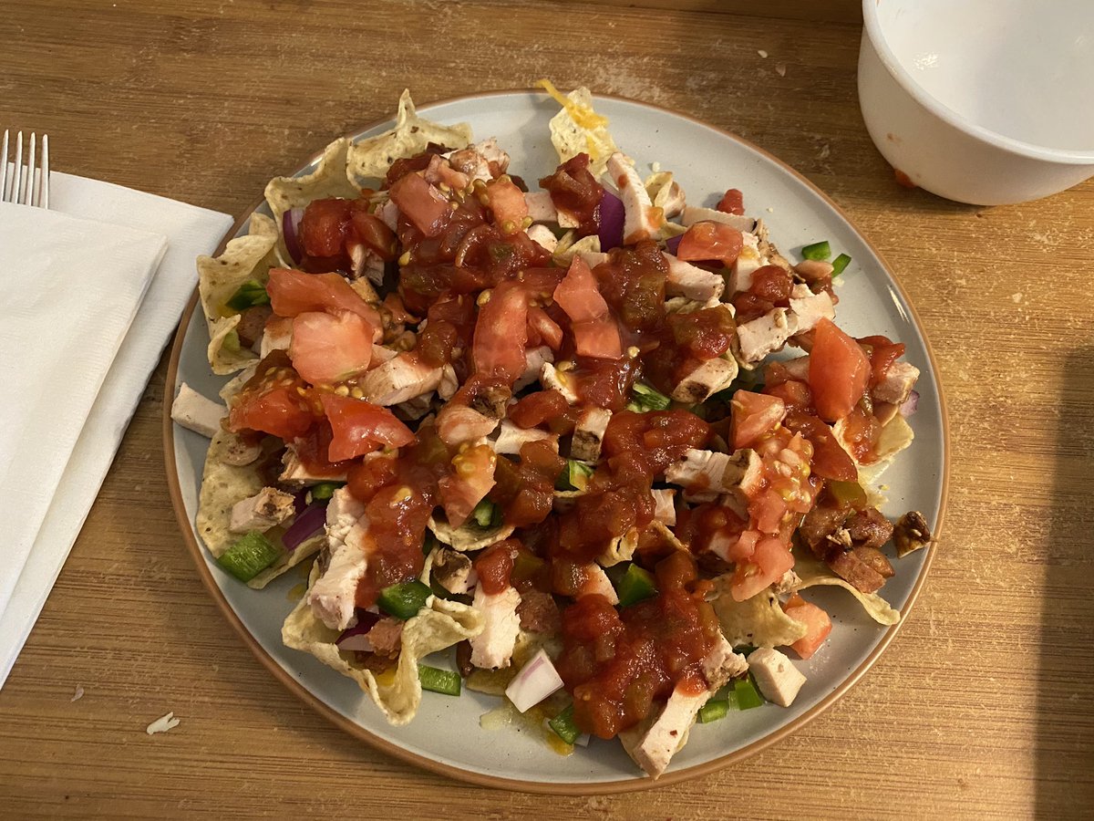 Tortilla chips are not low carb, but this is all the carbs for the day. Fajita chicken, Cajun sausage, bell pepper, Jalapeño peppers, red onion, cheese, and salsa.

#MferMeals @bhdonkey1