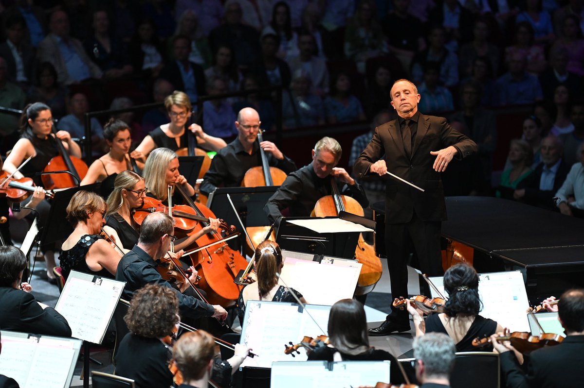 BBCPhilharmonic's tweet photo. Setting the @RoyalAlbertHall ablaze! Another amazing @bbcproms concert tonight with conductor Mark Wigglesworth, the superb pianist @houghhough and a world premiere by @G_E_Mason as well as celebrating @rncmlive’s 50th anniversary. 
Until next time… 
📸BBC/ Chris Christodoulou https://t.co/UVdug98GeR