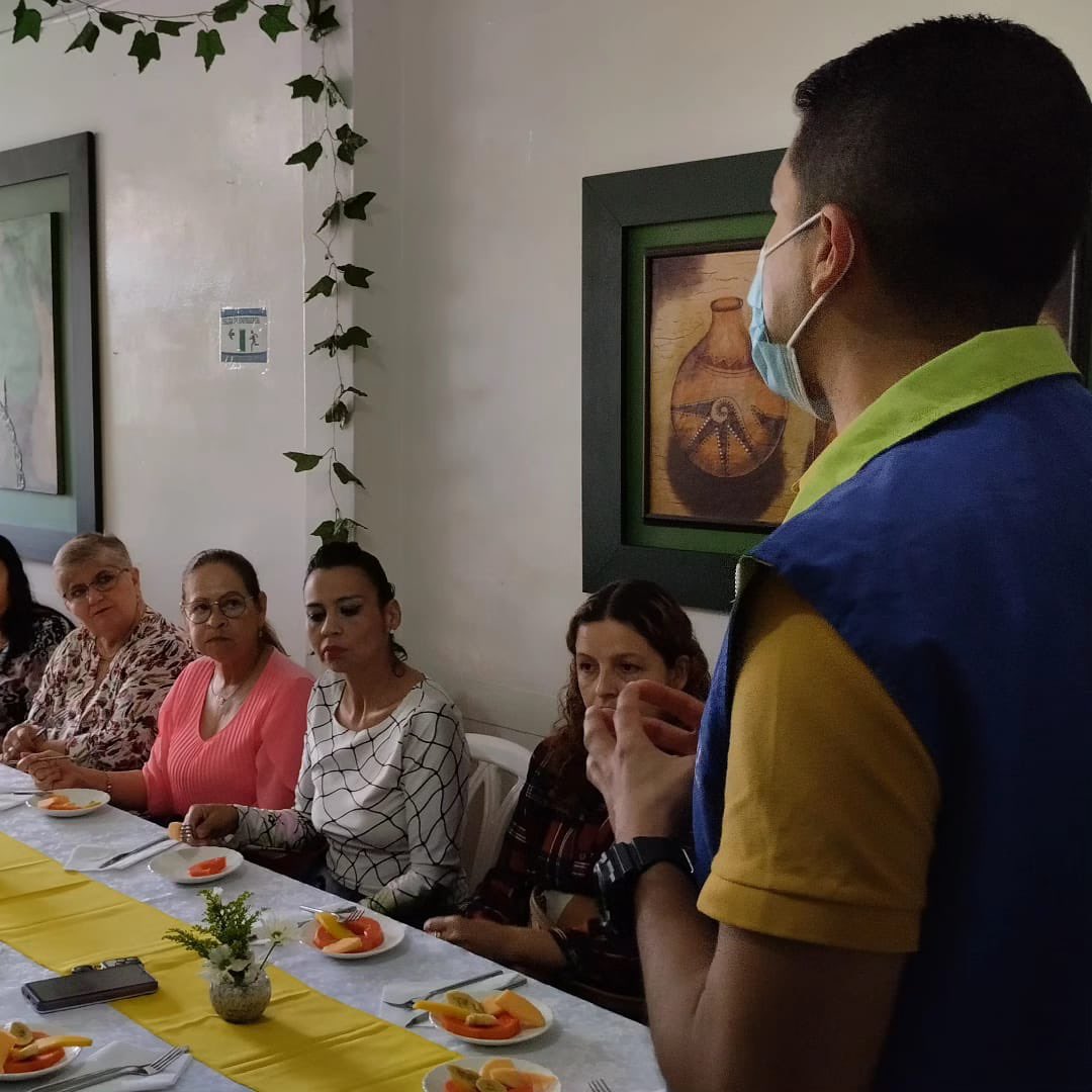Ⓜ️Nos reunimos con las mujeres lideresas en el encuentro de #Mujeres #Quindío; mujeres de todos los municipios del departamento donde reconocimos su importante trabajo y aporte a esta población. 👏🤝✅

<a href="/PartidoMIRA/">Partido MIRA</a> 
<a href="/monicamp_/">Mónica Marín Peñuela</a> 
<a href="/luisfabianbg/">Luis Fabián Buriticá</a>