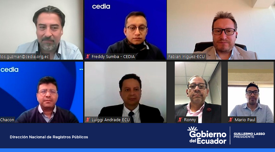 DinarpEc's tweet image. 📍#Quito | #FabiánÍñiguez, subdirector nacional, se reunió con delegados de @CEDIAec a fin de establecer mecanismos de cooperación que implementen el X-Road en el país para la #Interoperabilidad transfronteriza y el manejo de información entre el sector público y privado.