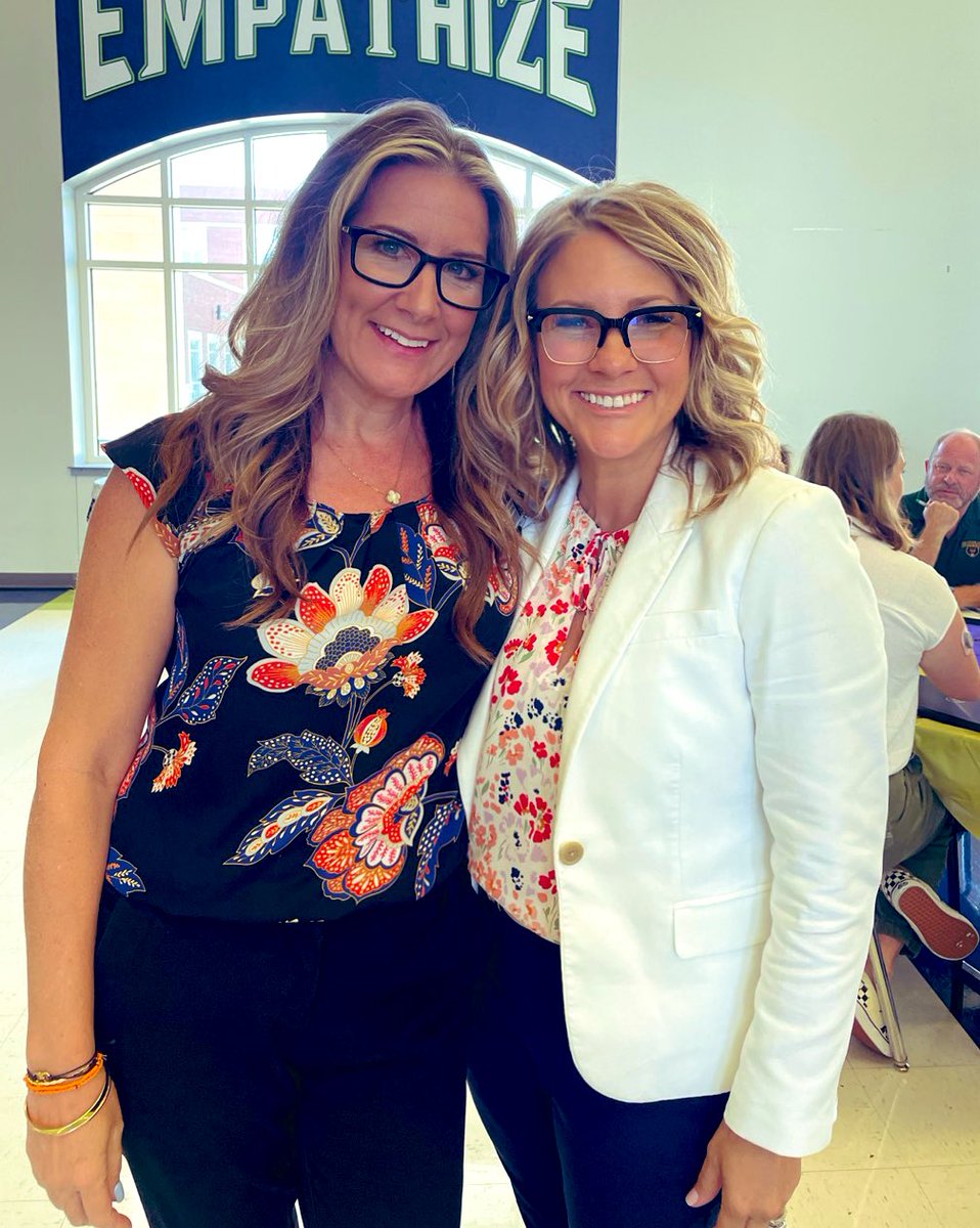 Our annual photo to start out 23-24! 😄 #theNISDeffect <a href="/Jennings_nisd/">Michelle Jennings</a> #edleaders