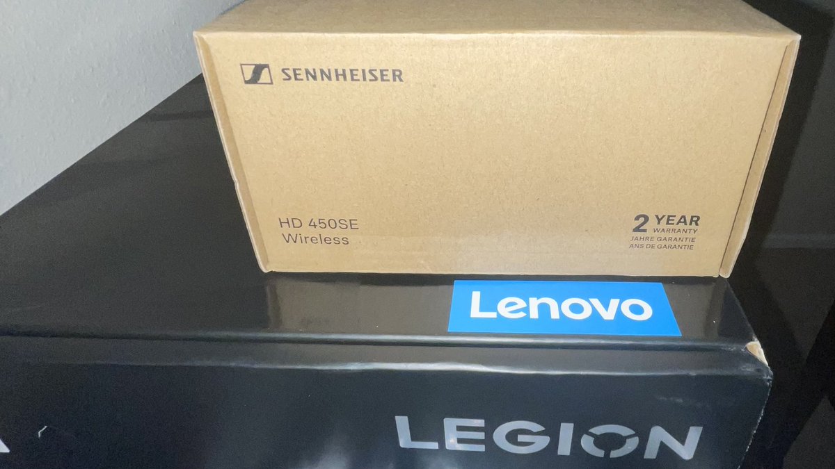 schmoolcool's tweet photo. my children have arrived https://t.co/GznJplwex7