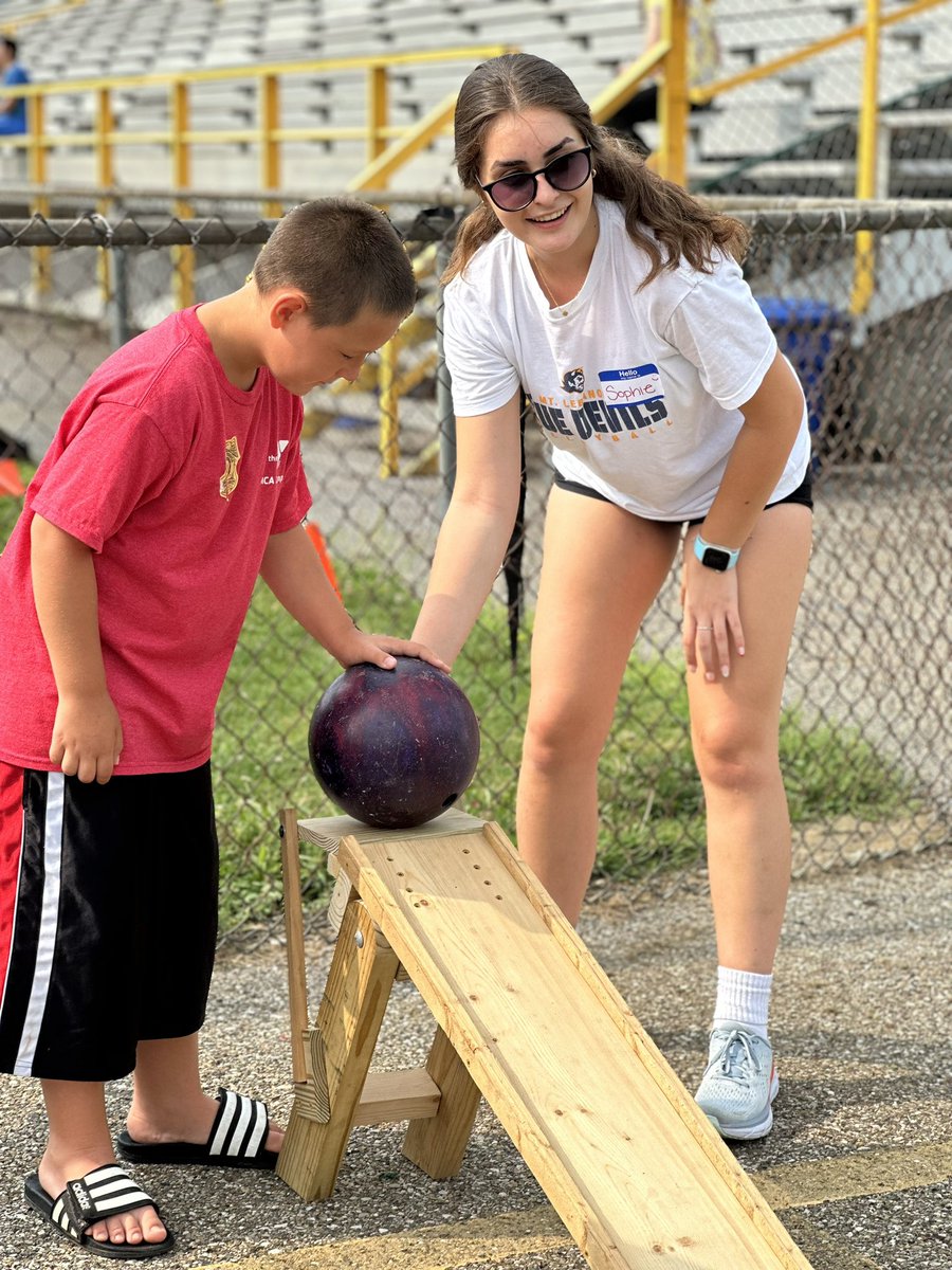 MtLebanonVB's tweet photo. MTLVB had an amazing day volunteering with the best kids ever at the Camp AIM Olympics! 🥇🎳🏀🏃#LEBOproud https://t.co/DvZ4Wandtq