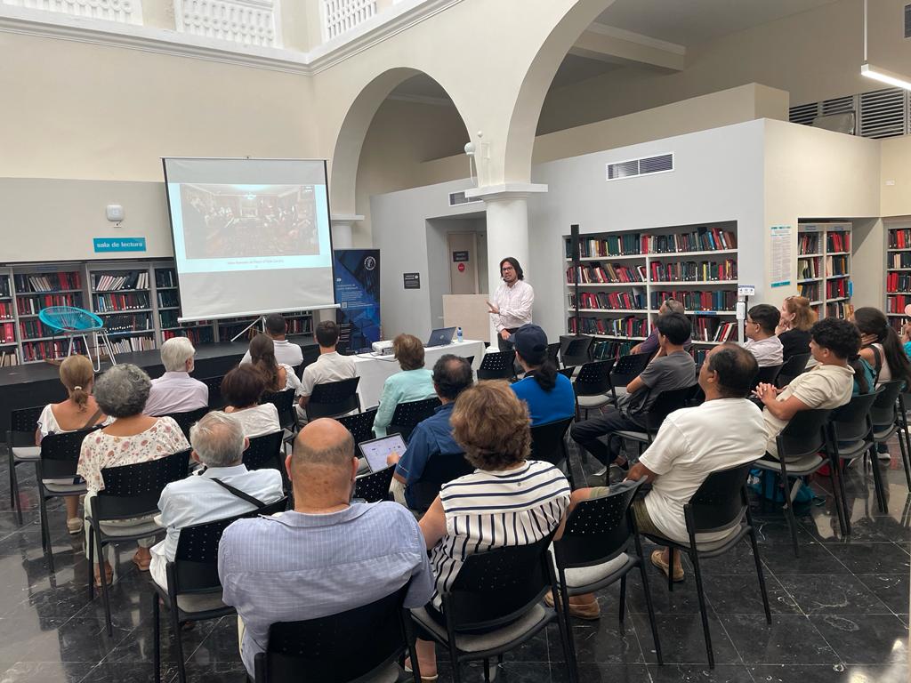 mgarcide's tweet photo. La música de camara de Adolfo Mejia en la Biblioteca Bartolomé Calvo https://t.co/cMxf4vhdqW