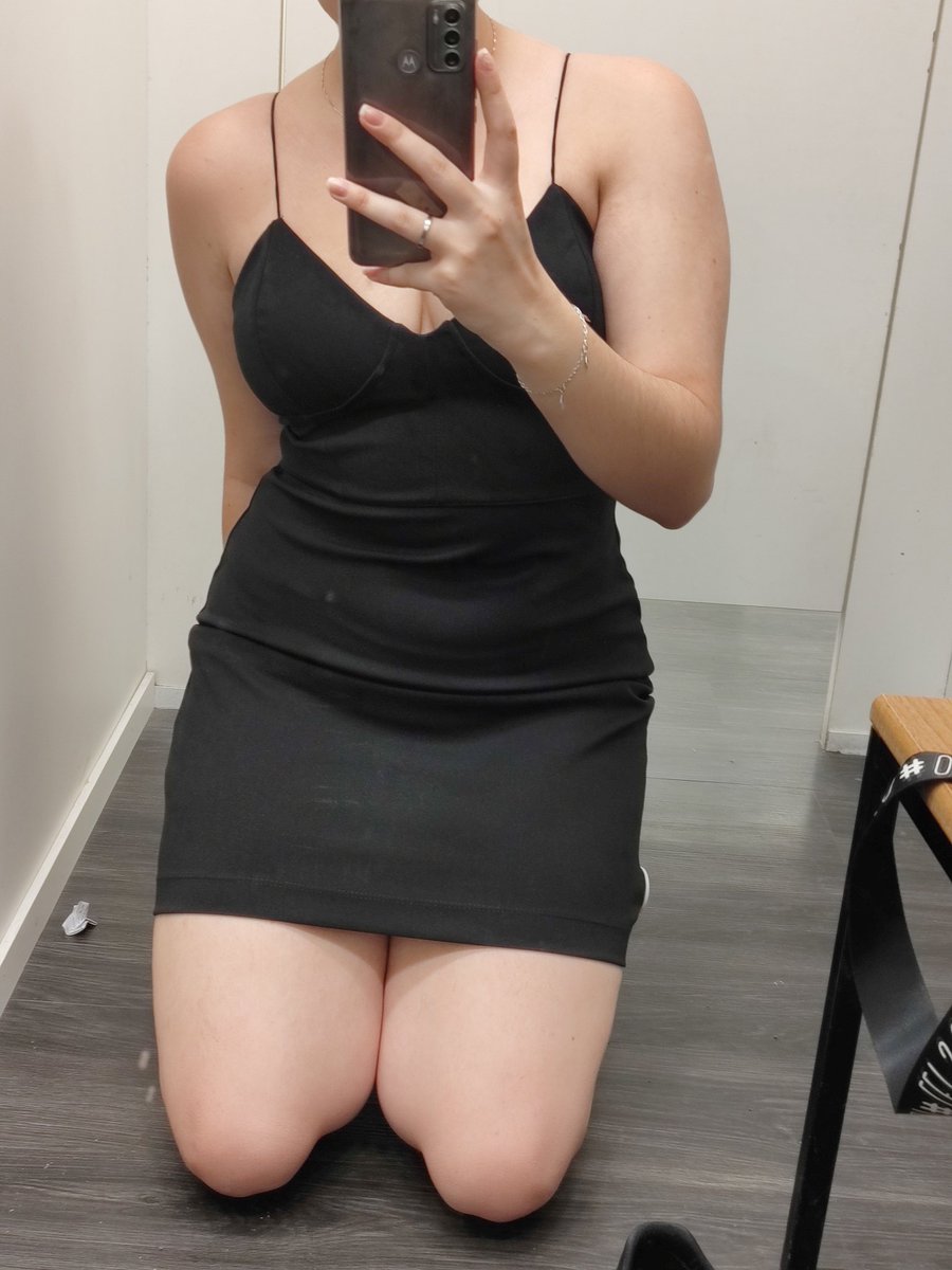nanda_glemos's tweet photo. lindo vestido https://t.co/pwSCL8FeUE