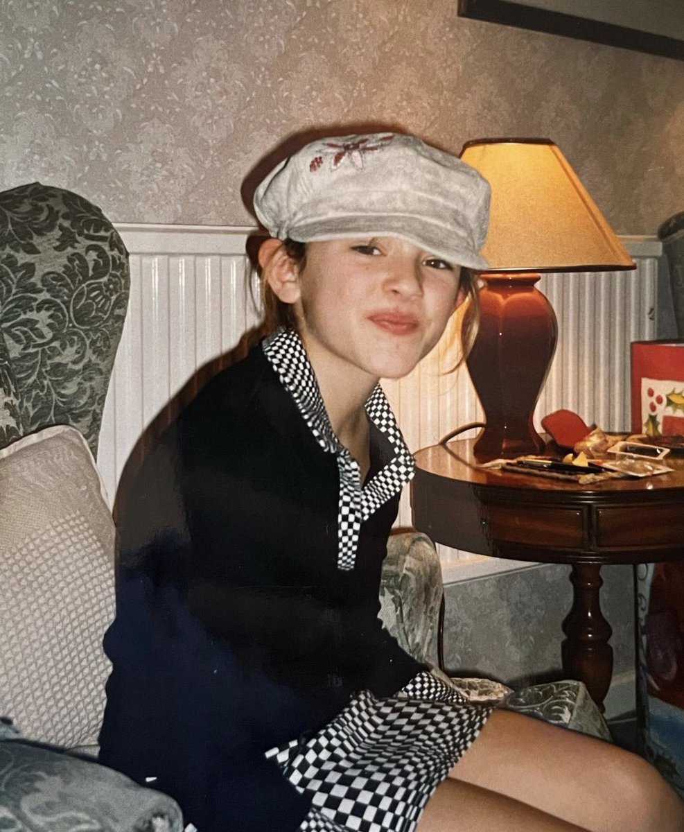 ellsouth's tweet image. Glad to inform you I have sorted my outfit for 27th July at @theglobecardiff so you can stop worrying. 

Can only hope I feel as stylish and unstoppable as I did in this baller look. 

Support from @marblefiresband @murderclubuk @airfloband 

Ticket link in bio