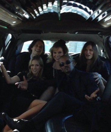 why didn’t the succession cast take pictures like this at logan’s funeral