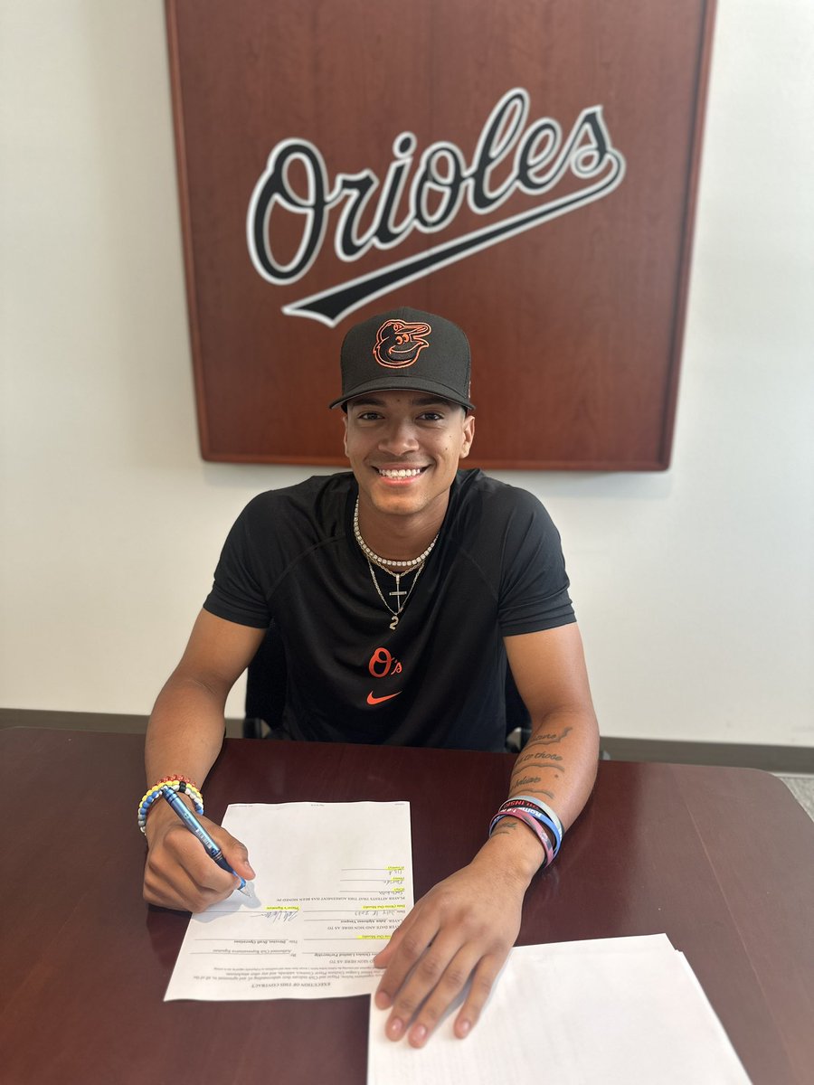 thejalenv's tweet photo. Let’s go O’s https://t.co/Rgmv83AHyJ