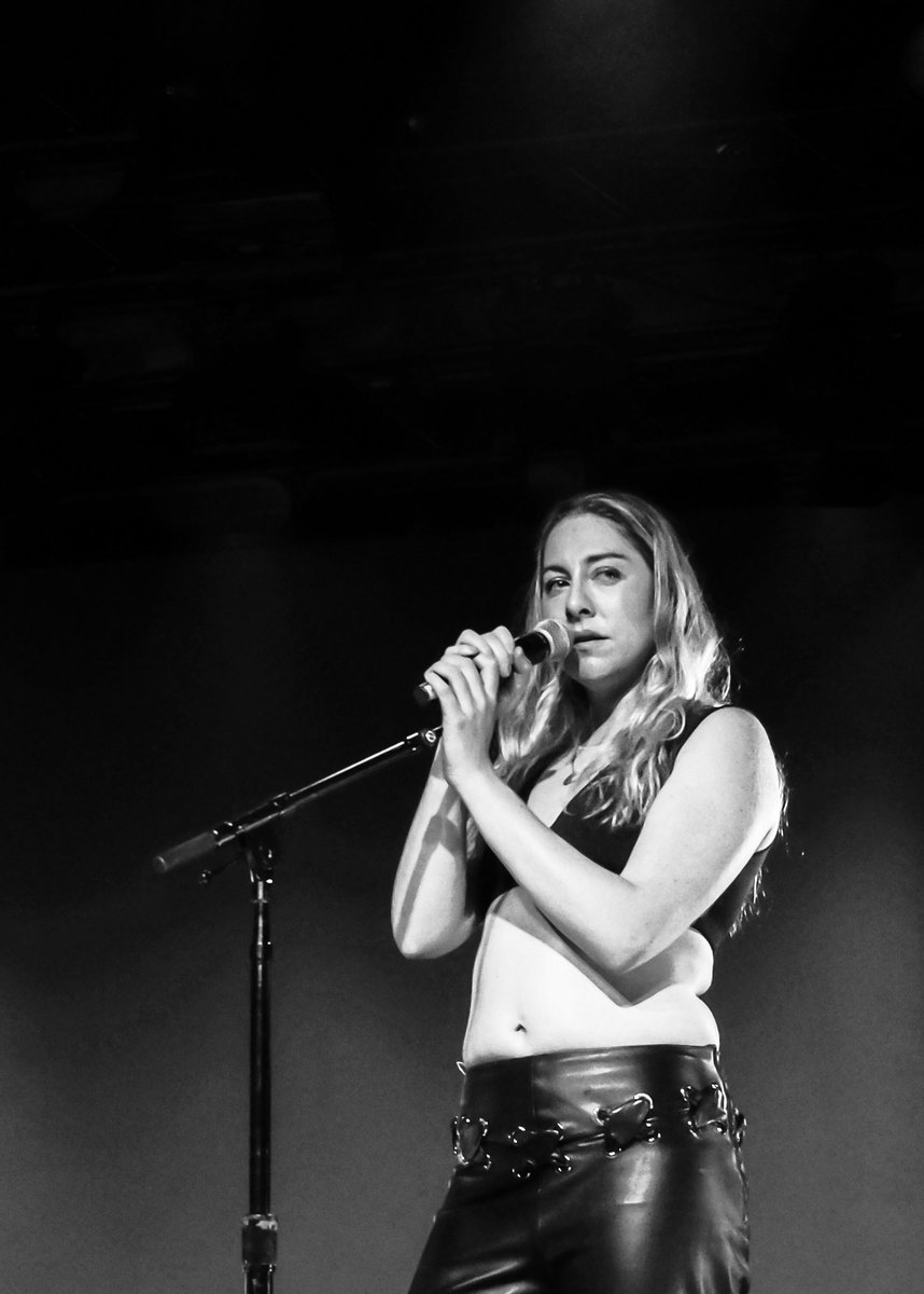 photosby_ali_'s tweet photo. HAIM TIME LAST NIGHT FOR NIGHT ONE 🥹😭🫠 - photo thread pt 1

*** all photos were shot by me #photosxali plz credit/tag if reposted 🫶🏼 ***.    #haimtime #DAYSAREBACK https://t.co/ZbJvteVPqN