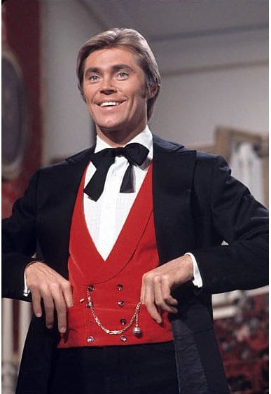 NLCarolynMuse's tweet photo. Remembering film/television actor and real estate broker Dennis Cole, who was born #OTD (July 19th) in 1940. #FelonySquad #BrackensWorld #Bearcats #CharliesAngels #Vegas #TheLoveBoat #TheYoungandtheRestless #CaveIn #PrettySmart #PacificBlue https://t.co/KGHthZLtUT