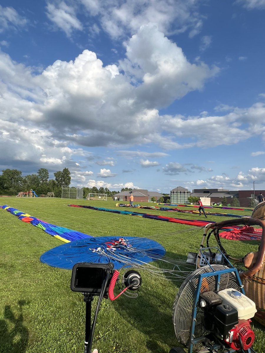 susravioli's tweet photo. HOT AIR BALLOON IRL STREAM

live only on: https://t.co/zSdNlBEBDt https://t.co/6zgRyNgV95