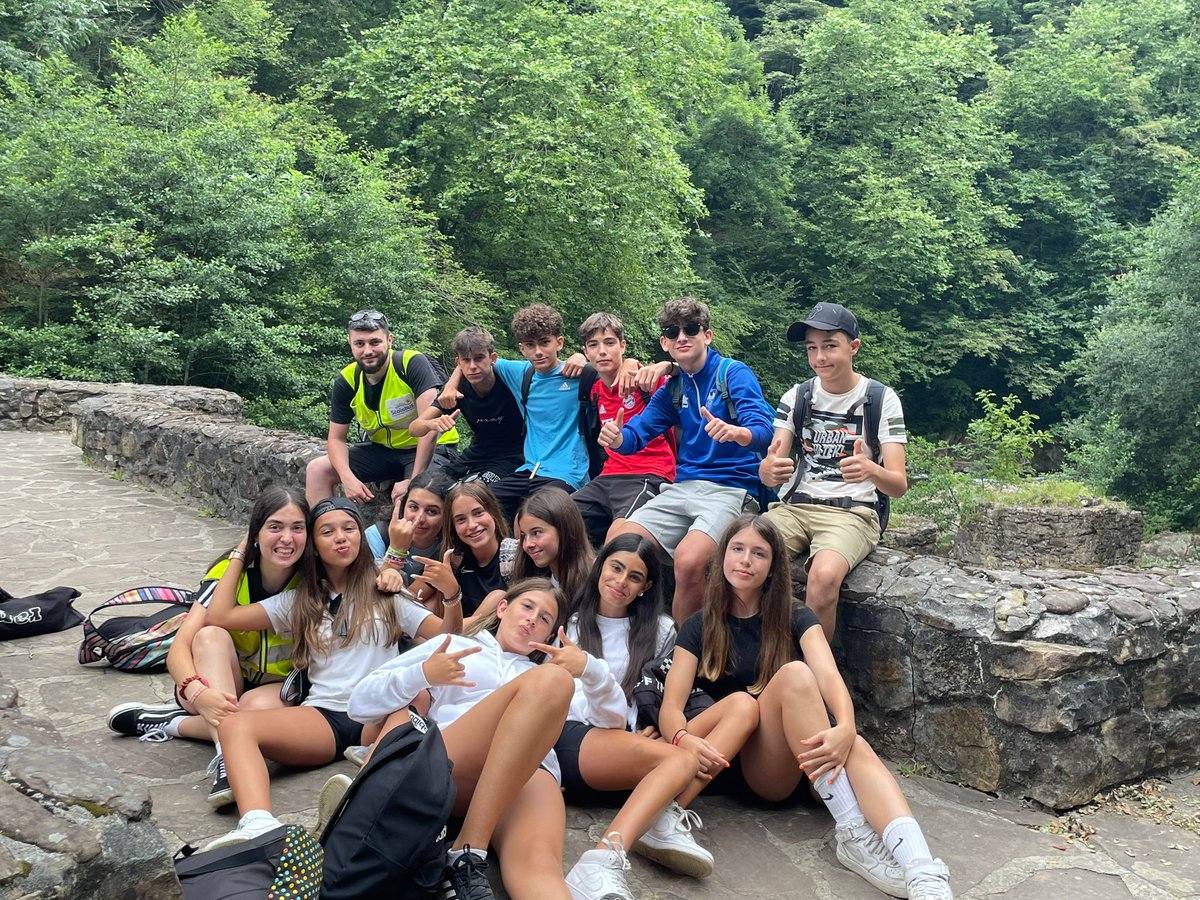 Hoy en el campamento de Urnieta nos hemos ido todos de excursión y nos lo hemos pasado genial!!!🐢