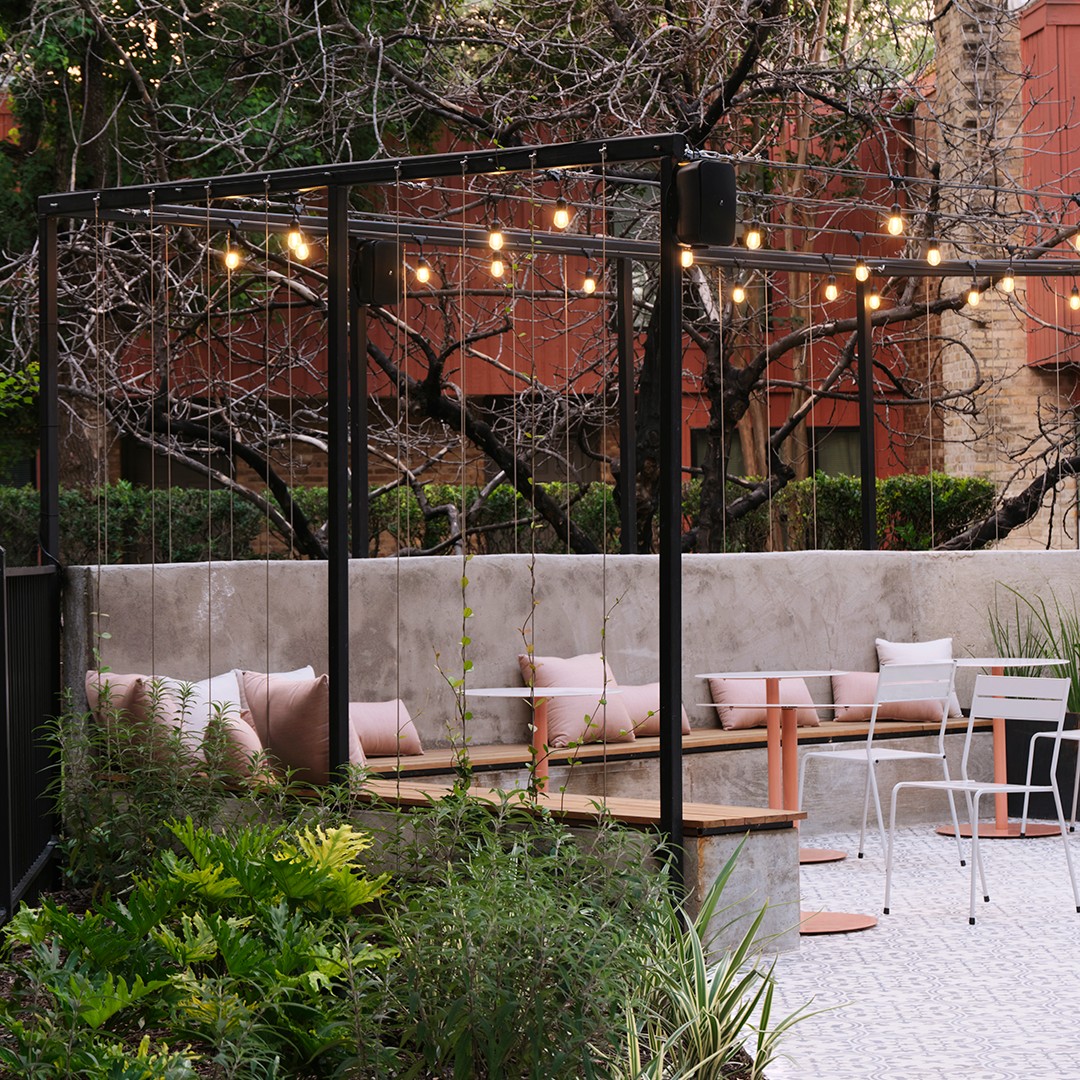 TheQuarterTX's tweet photo. Experience a new level of hospitality. https://t.co/fGMXEVl5wP