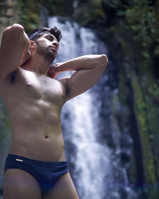 Love this tropical paradise 🌺💦 https://t.co/0rJzmW4BjF<a href="/tag/goodfriday"class="tags"><span>#goodfriday</span></a>