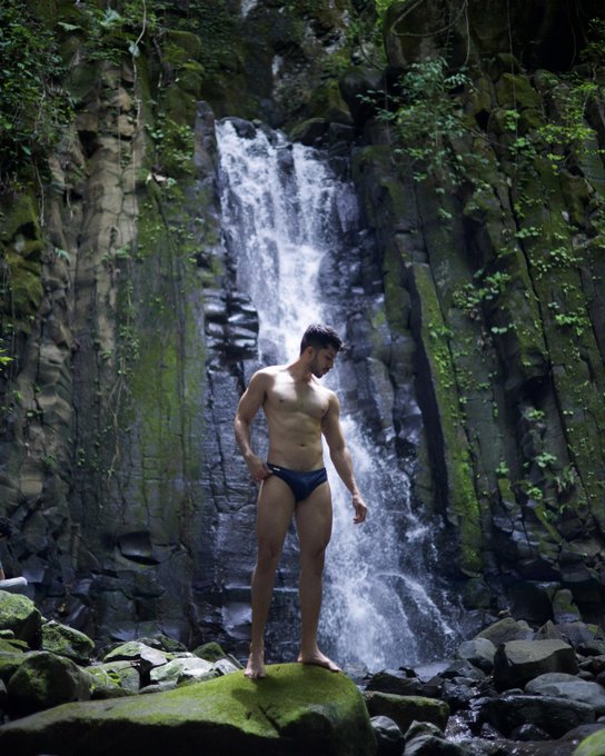 Love this tropical paradise 🌺💦 https://t.co/0rJzmW4BjF<a href="/tag/goodfriday"class="tags"><span>#goodfriday</span></a>