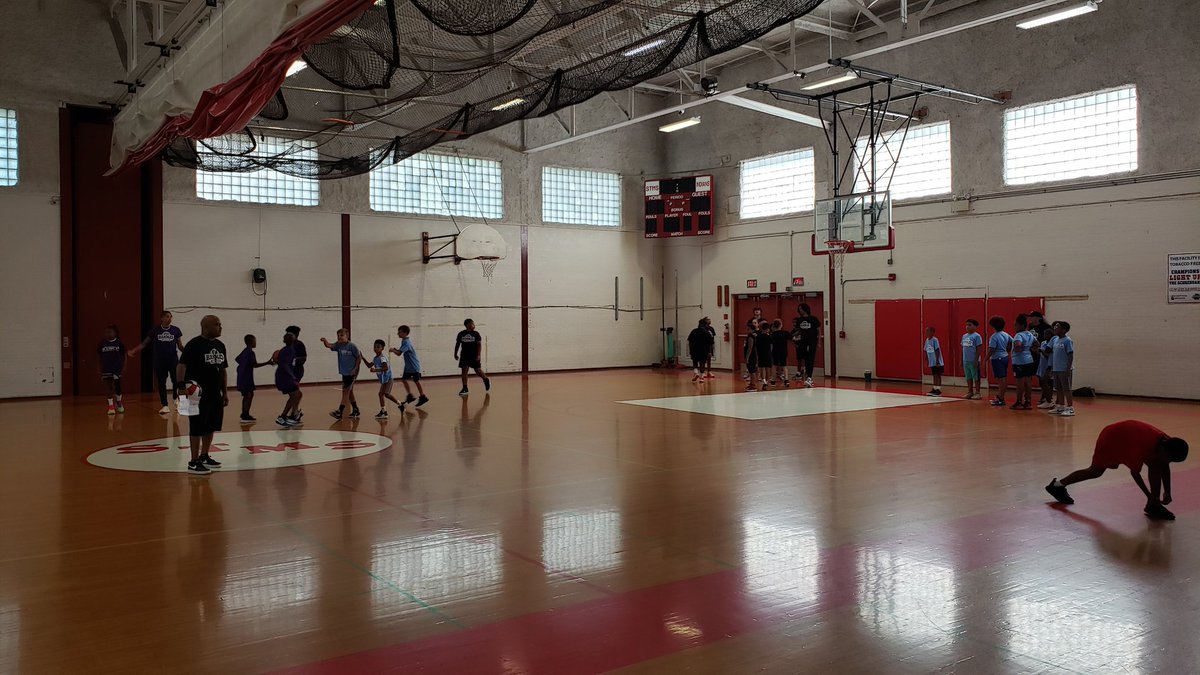 RepJFleming's tweet photo. Today I traveled to Susquehanna Township Middle School where Harlem Globetrotter @chrishandles teamed up with @AmCaritas for #HealthyHoops. Campers spent the day playing basketball and learning why leading a healthy lifestyle is a slam dunk! https://t.co/9mjpxnl5Uo