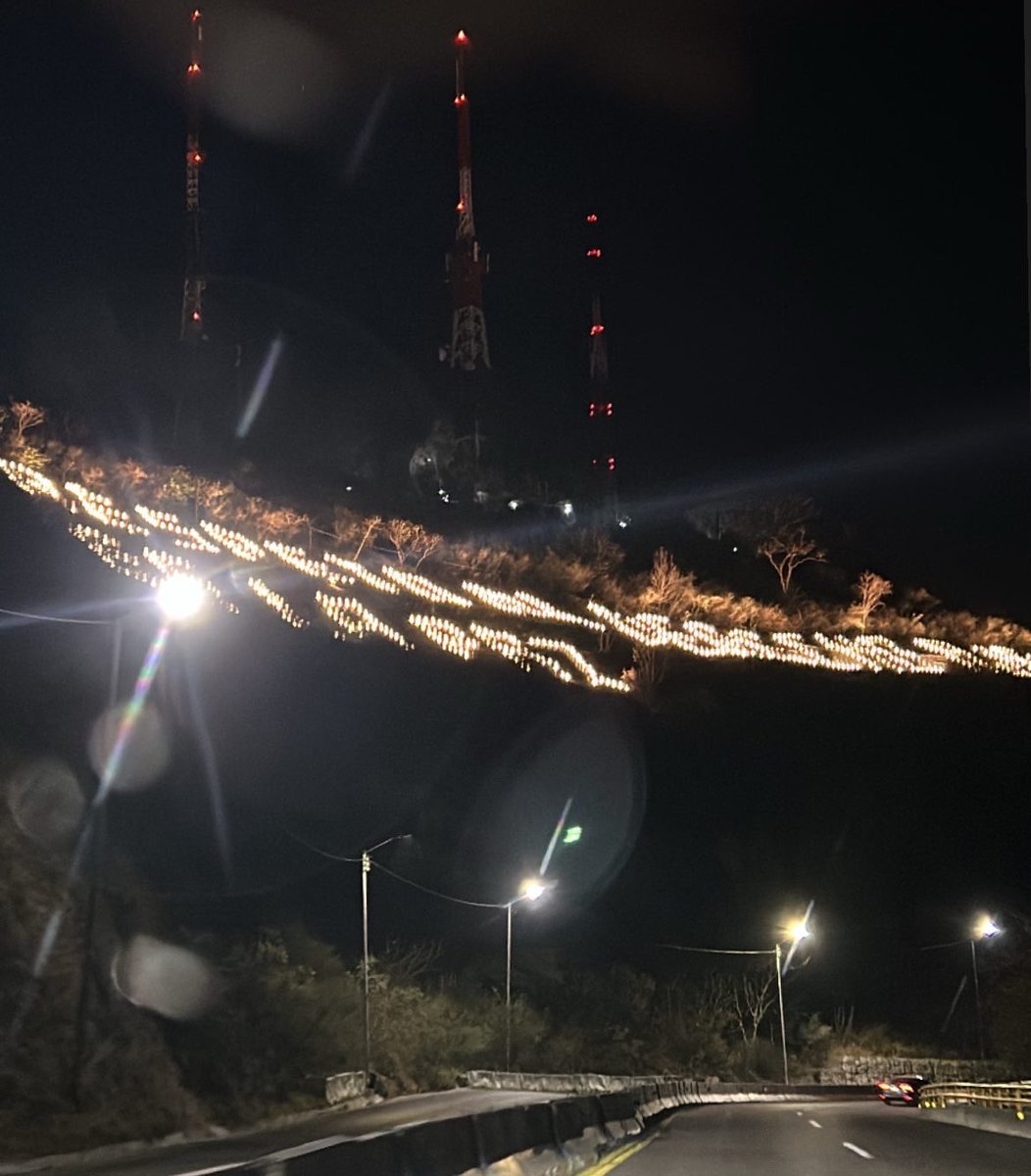 En el Aniversario Luctuoso de Benito Juárez les dejo esta postal del Cerro del Fortín en la Ciudad de Oaxaca: