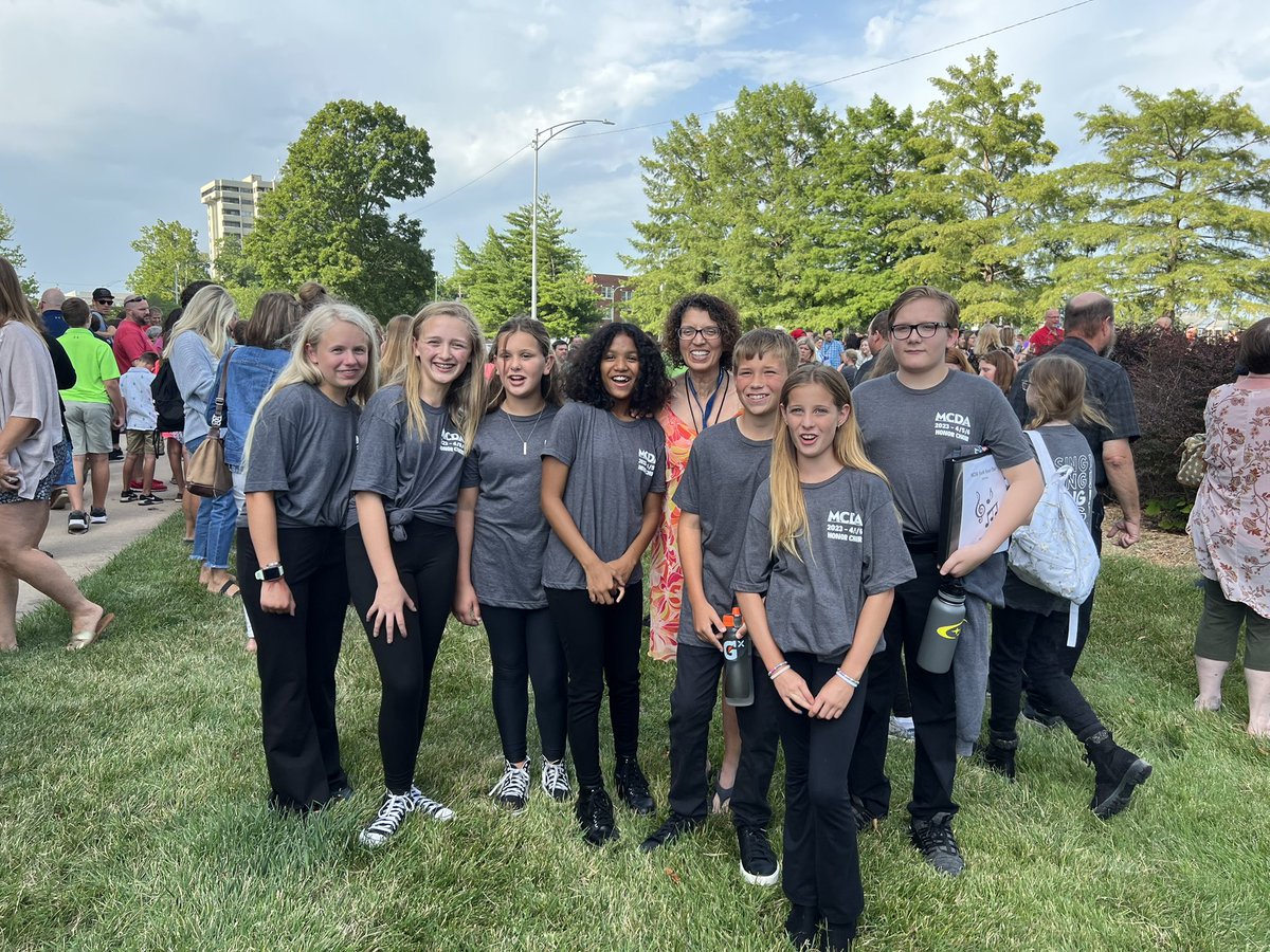 OFHSProductions's tweet photo. What a fabulous day!! 4/5/6 State Honor Choir was amazing. @OrchardFarmRV https://t.co/Nyswn17M5G