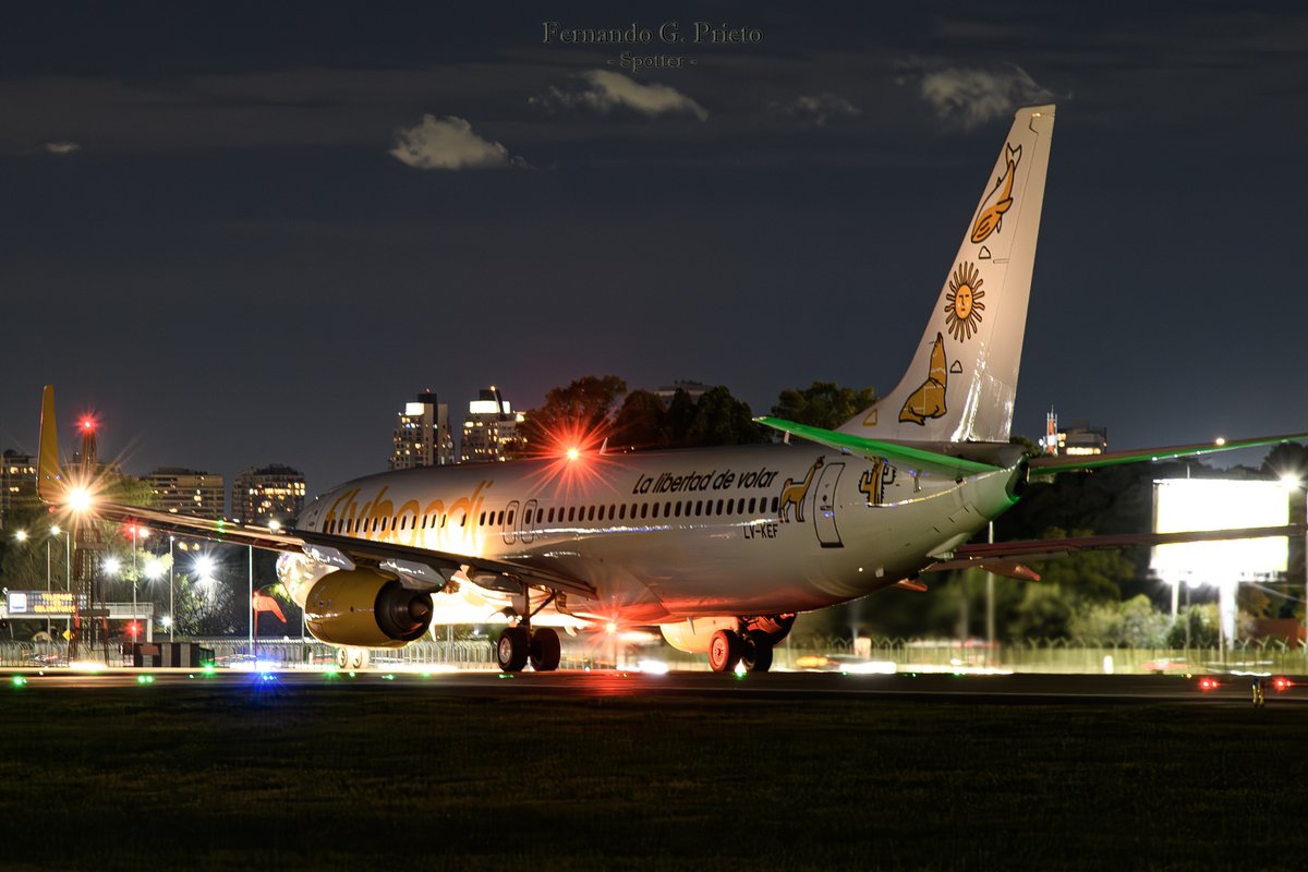 Otra para este #MartesDeAviones...
con una nocturna del Bondi 🤩✈️📷🇦🇷
<a href="/flybondioficial/">flybondi</a> <a href="/TFlybondi/">Asociación Trabajadores Aeronáuticos de Flybondi</a>