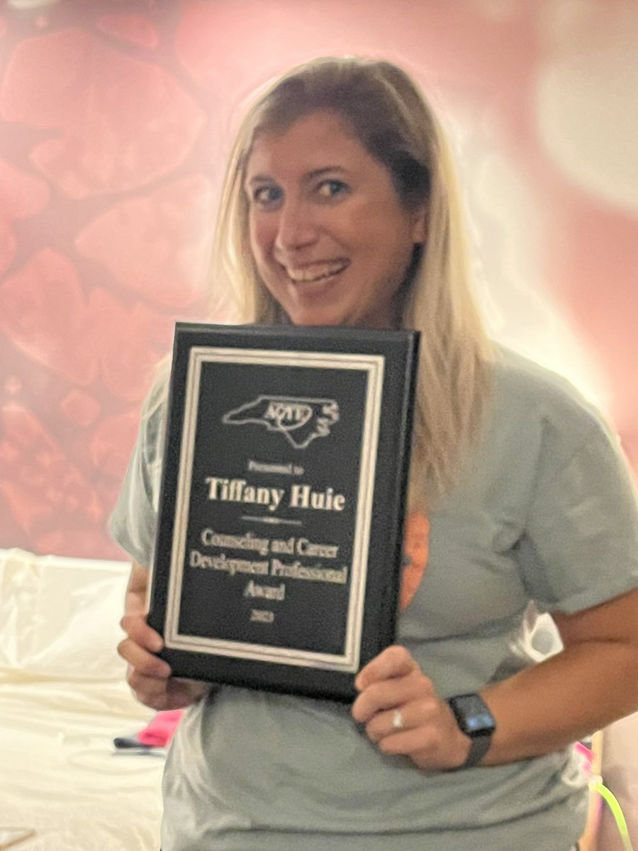 Heathermooredhs's tweet photo. Coach Huie with her well deserved NCACTE Counseling &amp; Career Development Professional Award!!! Congratulations Coach Huie!! https://t.co/nW8JwcY19l