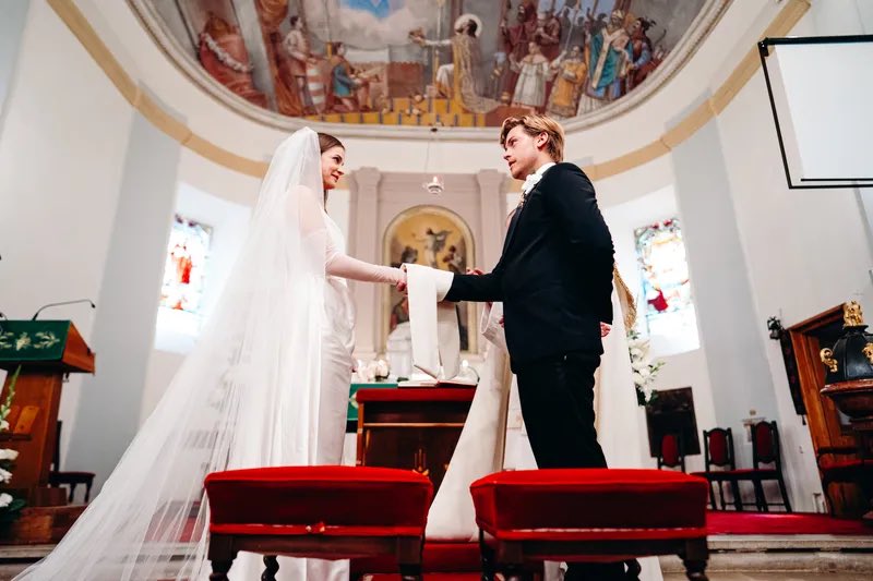 PopCrave's tweet photo. Dylan Sprouse and Barbara Palvin plan to have a larger, second wedding ceremony in California this fall. 

🔗: https://t.co/pZHT1TYpgB https://t.co/MDBj42AYC8