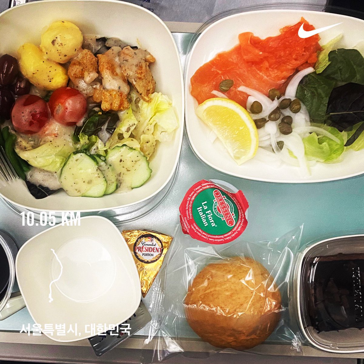 yeonree's tweet image. 기내식 좋아하는 스타일입니다만. 🍽️🍷✈️

#runrunbabyrun🏃🏾‍♀️