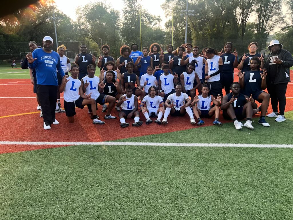 RobertH59010824's tweet image. Good work with Patterson kennedy hs. Coach jackson class act