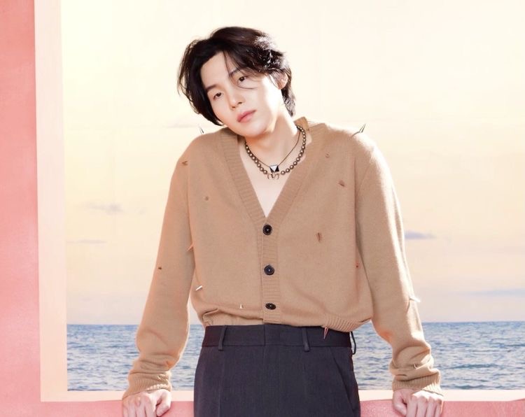 hourlyhyungline's tweet photo. https://t.co/NyZmo7wu0n