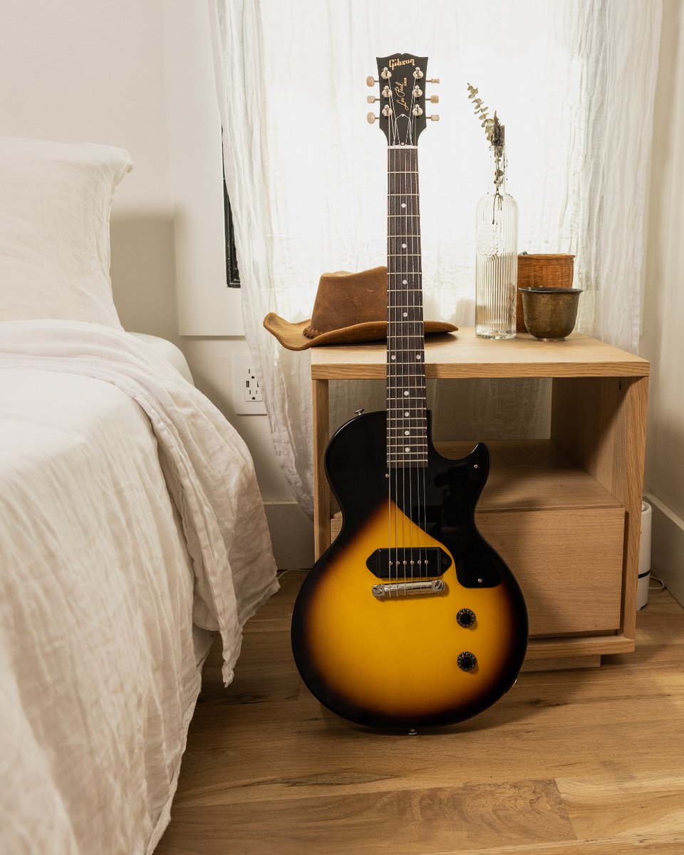 gibsonguitar's tweet image. Timeless Simplicity and Performance

The Les Paul Junior pays tribute to Gibson's Golden Era of innovation and brings authenticity back to life.

#gibson #theoriginal