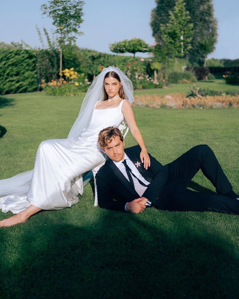 CelesteOsort1's tweet photo. Bárbara Palvin se casó después de que estuvo 6 años soltera porque nadie cumplía sus expectativas, Dylan la invitó a salir y tardó 6 meses en decirle que sí y desde entonces él ha hecho hasta lo imposible por hacerla feliz… estoy llorando la vdd https://t.co/U2wovgESNK