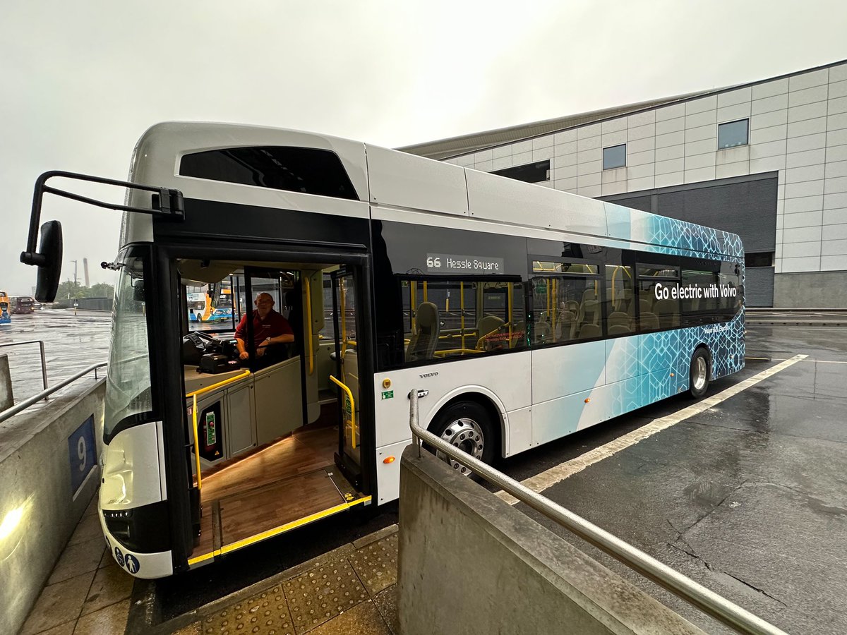 benstead_andrew's tweet photo. Delighted to join @EYBuses driver Mel on Hessle ➡️ Hull’s first full electric bus journey. Thanks to @VolvoBusUK BZL demonstrator. Also an opportunity to engage with our fantastic customers https://t.co/d7n6RhH9fy