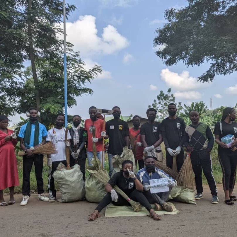 FVithuku's tweet photo. Retour en images sur la dernière action de la Génération Solidaire... Merci à tous les bénévoles qui se sont impliqués! 

Tunapenda BENI yetu, tusitupe buchafu oyvo ovyo, si vile???

L'intégralité sur ce lien https://t.co/kKaN9spVxm 

KilaloPress BRASIMBA Virunga Alliance https://t.co/9jrhiSregH