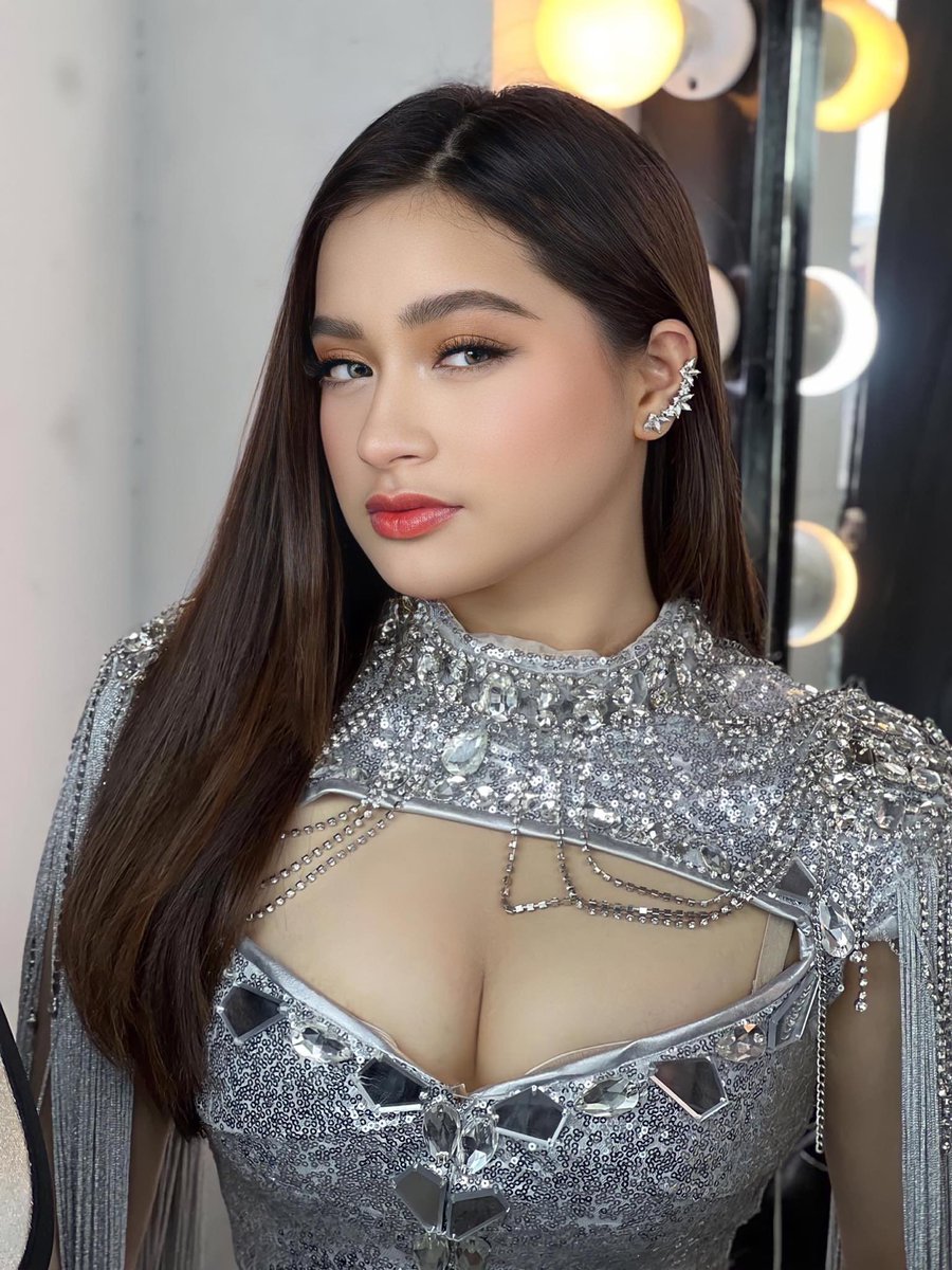 xotwod23_'s tweet photo. Jillian looked like a true queen at the GMA Gala Night, radiating confidence and grace.

JILLIAN SUPREMESTAR
#JillianTeenQUEEN https://t.co/BWbgq4R7Ks
