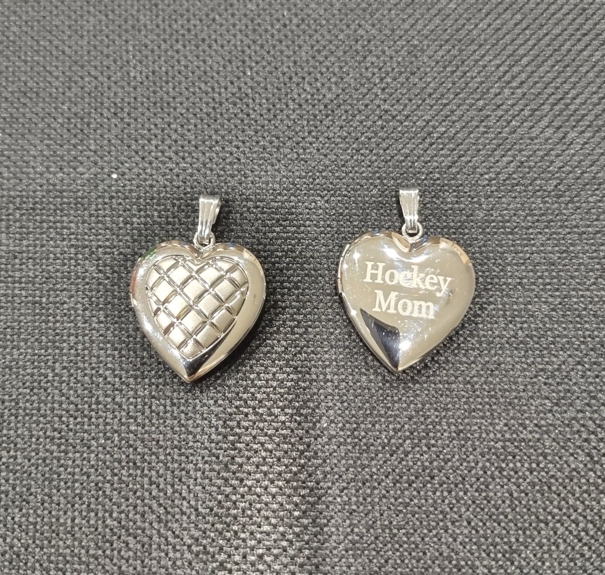 shadowrose00's tweet photo. Who watches you play? 5:00 AM practice? Hockey Mom!
Only $119 with free shipping!
https://t.co/hlhJduIoRu
#nhl #hockey #icehockey #silverjewelry #smallbusinessowner #smallbusiness #silverlocket #hockeymom #hockeymoms #hockeymomsrock #hockeymomlife #silverchain https://t.co/QPrXEFj6Z2