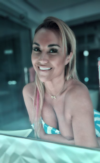 Buenas noches  🫶 . Night night positive owls #StayPositive #jennyscordamaglia RT share the energy ✨️<a href="/tag/staypositive"class="tags">#StayPositive</a><a href="/tag/jennyscordamaglia"class="tags"><span>#jennyscordamaglia</span></a>