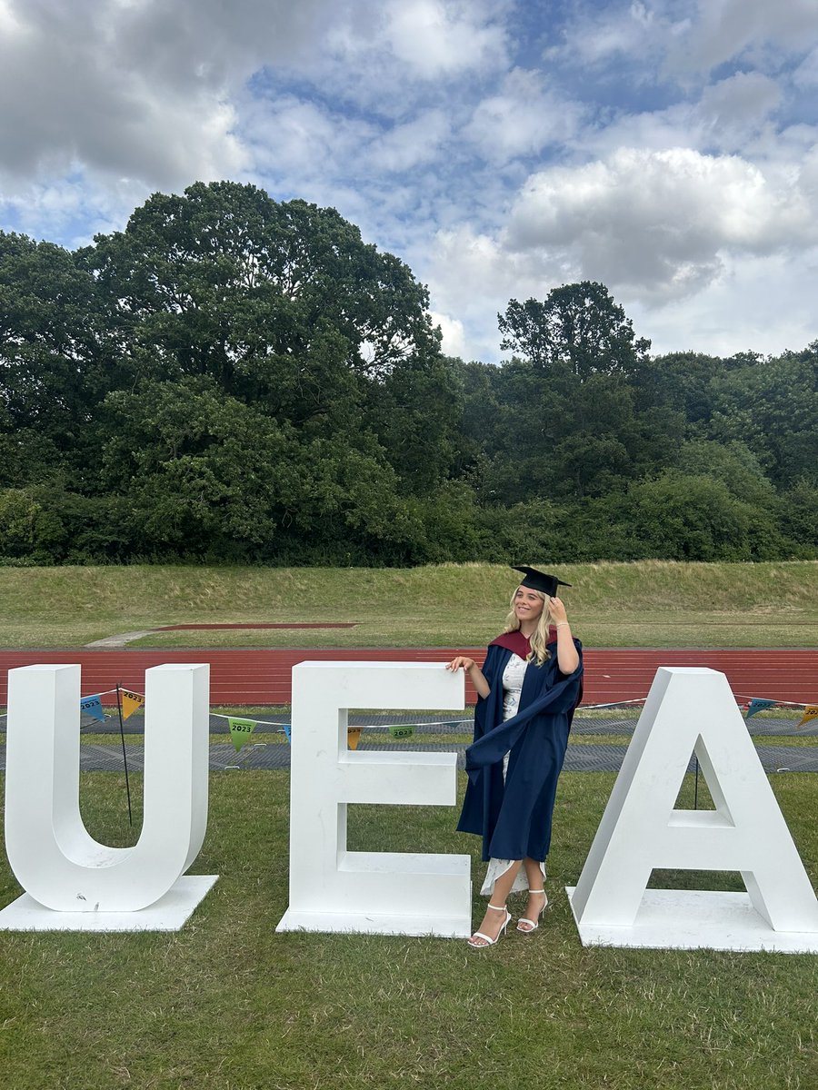 Miss Coombs tweet media